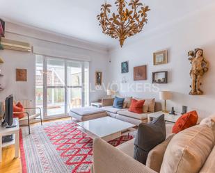 Living room of Apartment for sale in  Madrid Capital  with Air Conditioner, Heating and Terrace