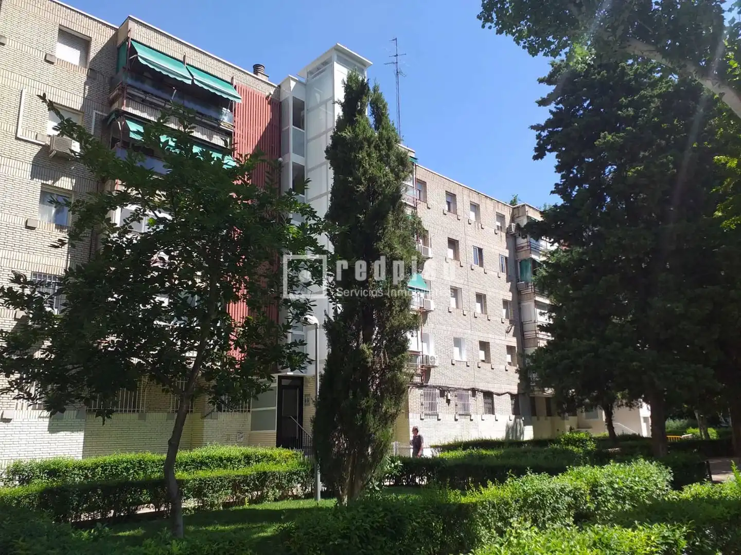 Exterior view of Flat for sale in  Madrid Capital  with Heating, Private garden and Storage room