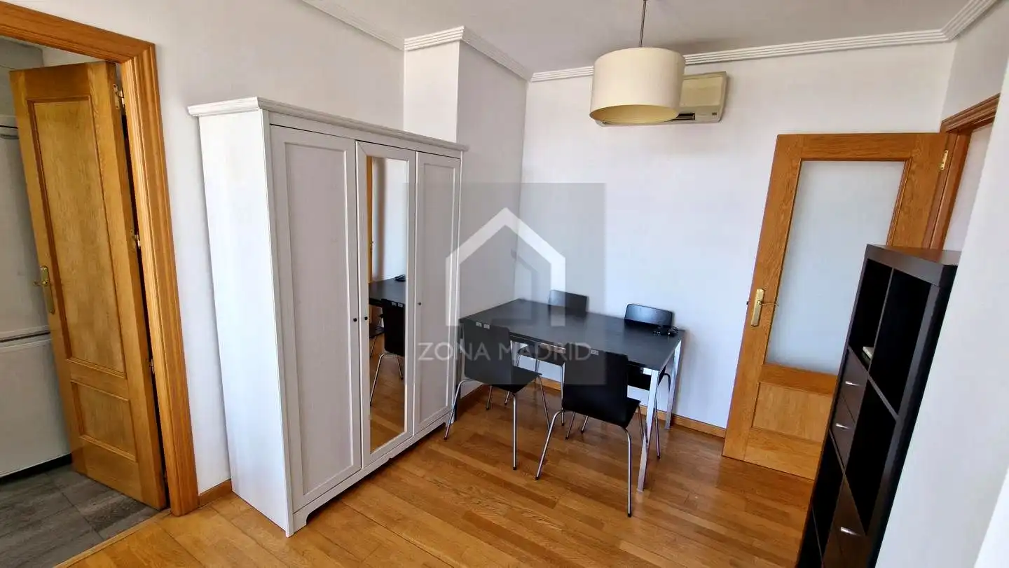 Comedor de Piso de alquiler en Madrid con Aire acondicionado y Amueblado