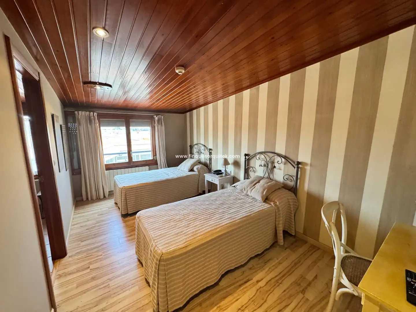 Dormitori de Casa o xalet en venda en Binéfar amb Aire condicionat, Calefacció i Jardí privat