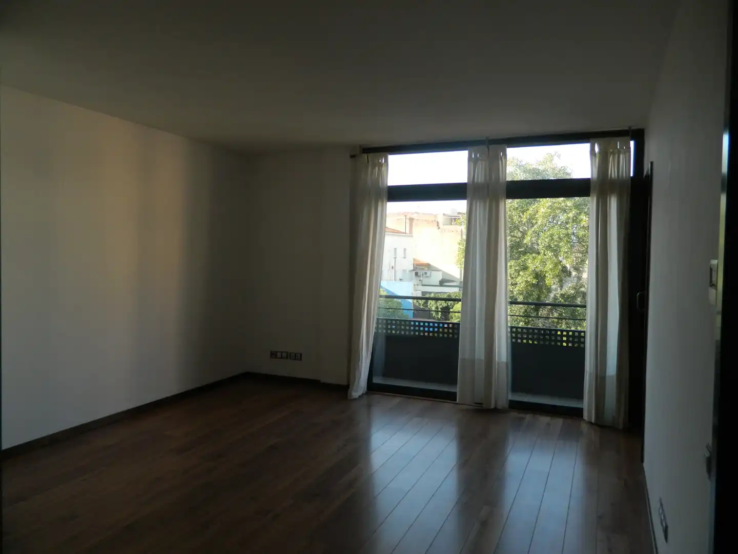 Sala d'estar de Oficina de lloguer en Sabadell amb Aire condicionat, Calefacció i Balcó