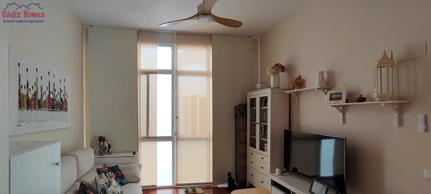 Living room of Flat for sale in Cádiz  with Air Conditioner, Heating and Parquet flooring