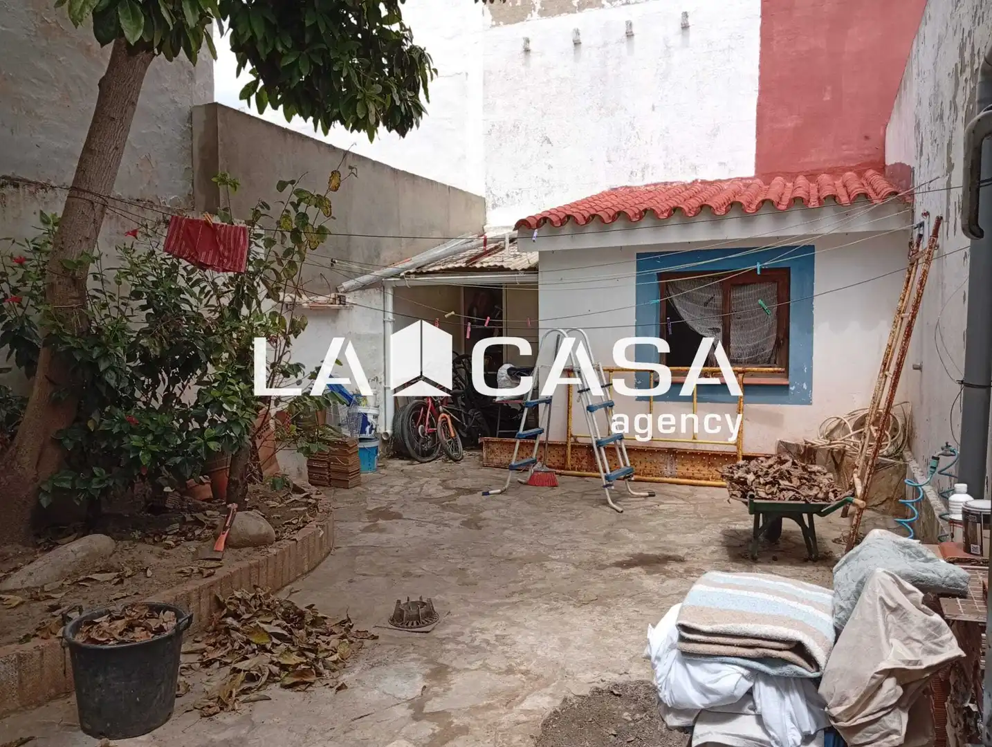 Exterior view of Houses for sale in Algeciras  with Terrace and Storage room