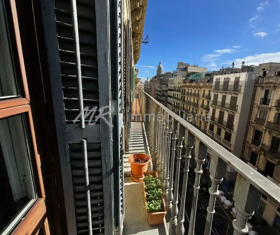 Vista exterior de Àtic en venda en Barcelona amb Aire condicionat, Calefacció i Terrassa