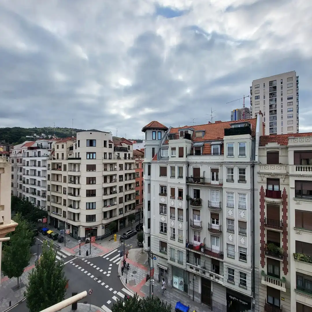 Außenansicht von Wohnung zum Verkauf in Bilbao  mit Heizung und Terrasse