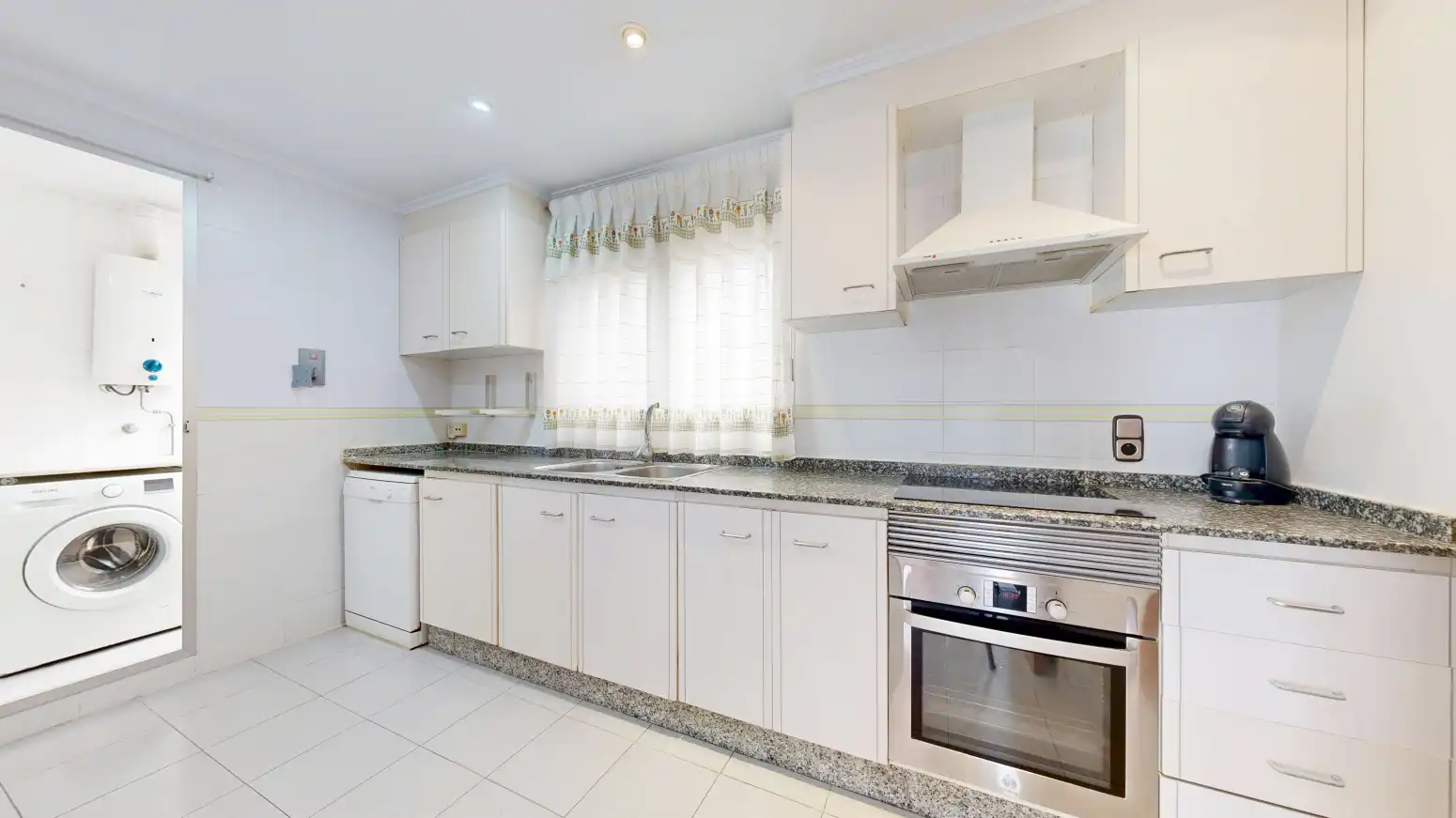 Cocina de Piso en venta en Torrent con Balcón