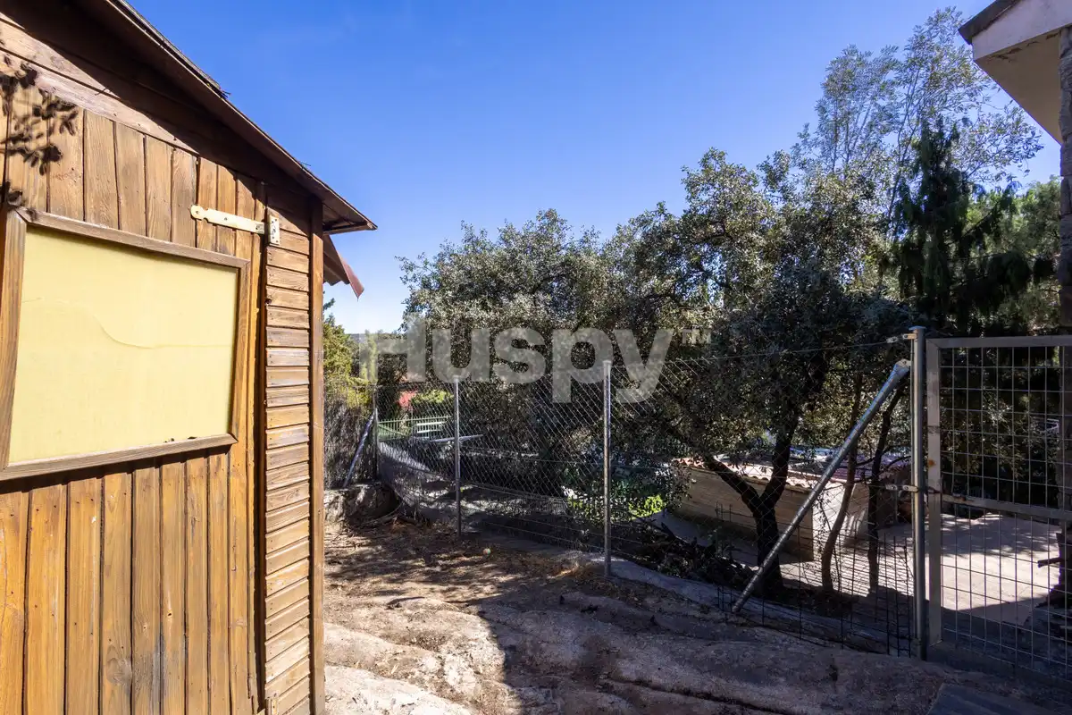 Houses for sale in Calle de la Codorniz, La Navata