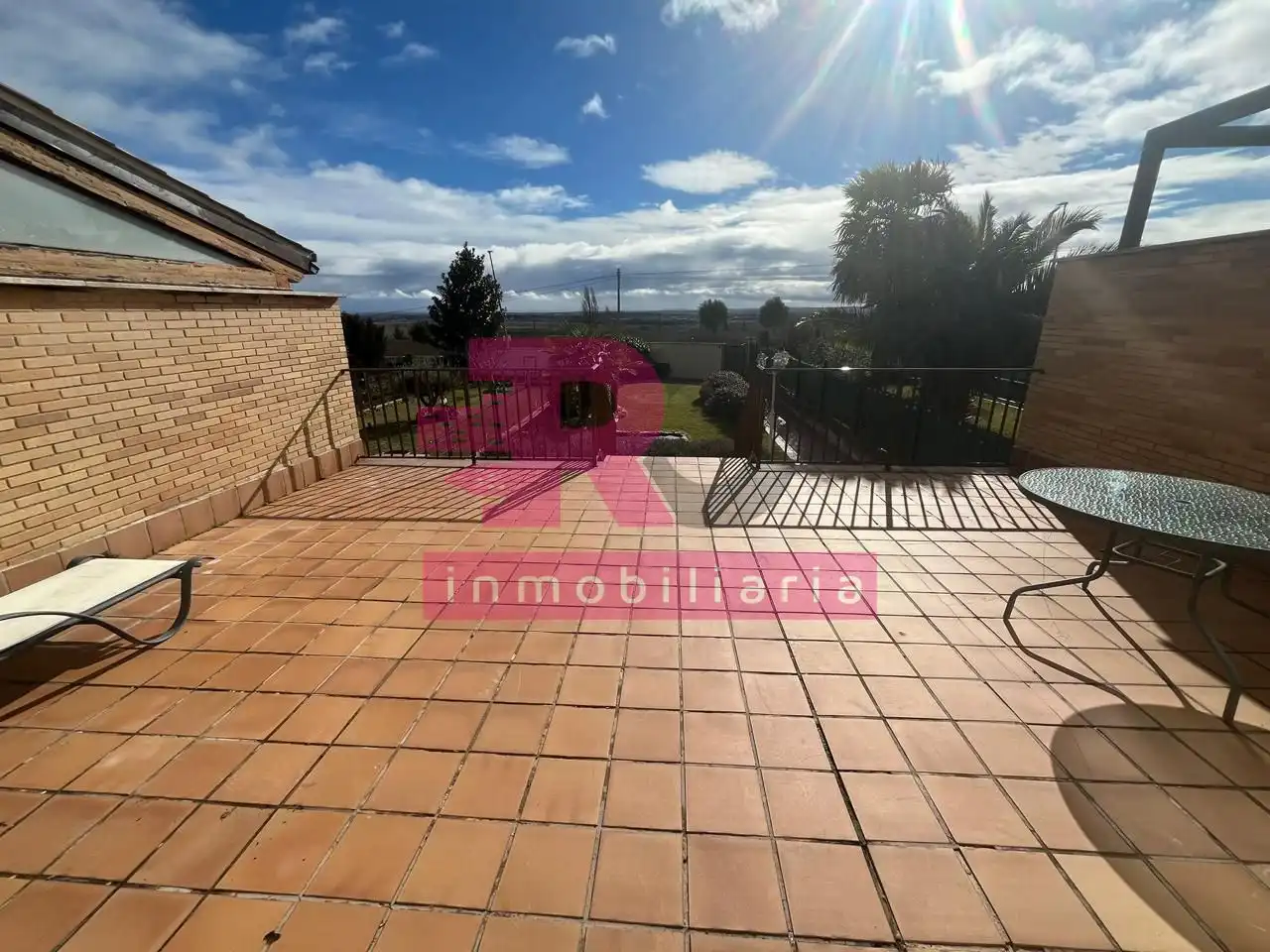 Terraza de Casa adosada en venta en Cabrerizos con Calefacción, Jardín privado y Piscina comunitaria