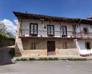 Exterior view of House or chalet for sale in Villacarriedo  with Private garden and Balcony
