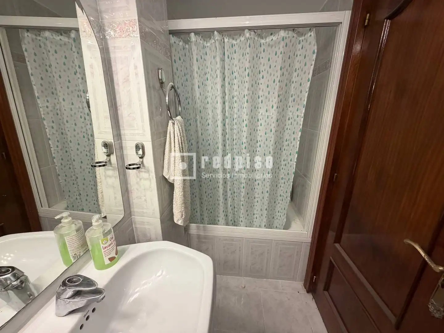 Baño de Piso en venta en Madrid con Calefacción, Jardín privado y Parquet