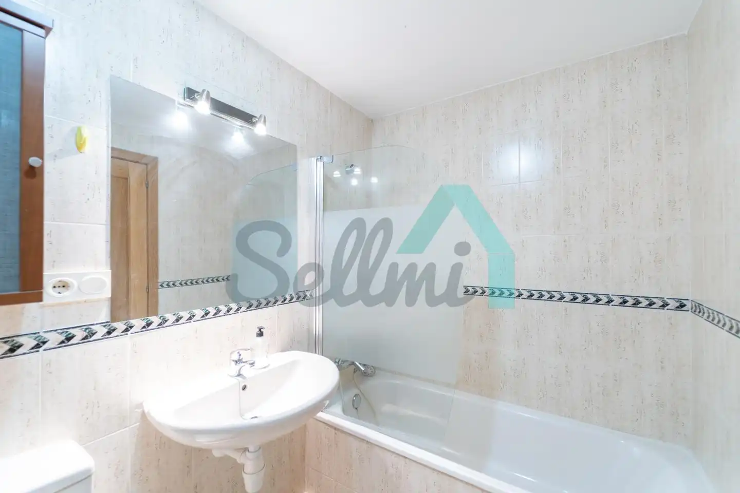 Flat with lift to rent in Calle Juan Antonio Álvarez Rabanal, imagen 18