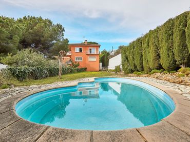 Casa con balcone in vendita a Carrer dels Llimoners