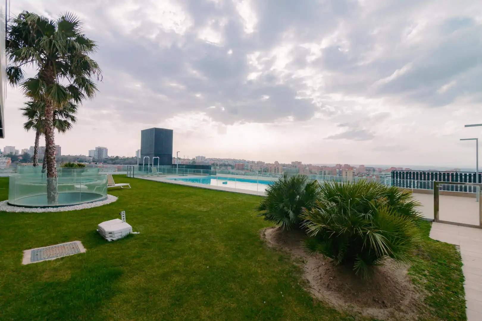 Piscina de Apartamento en venta en Madrid con Calefacción, Jardín privado y Piscina comunitaria