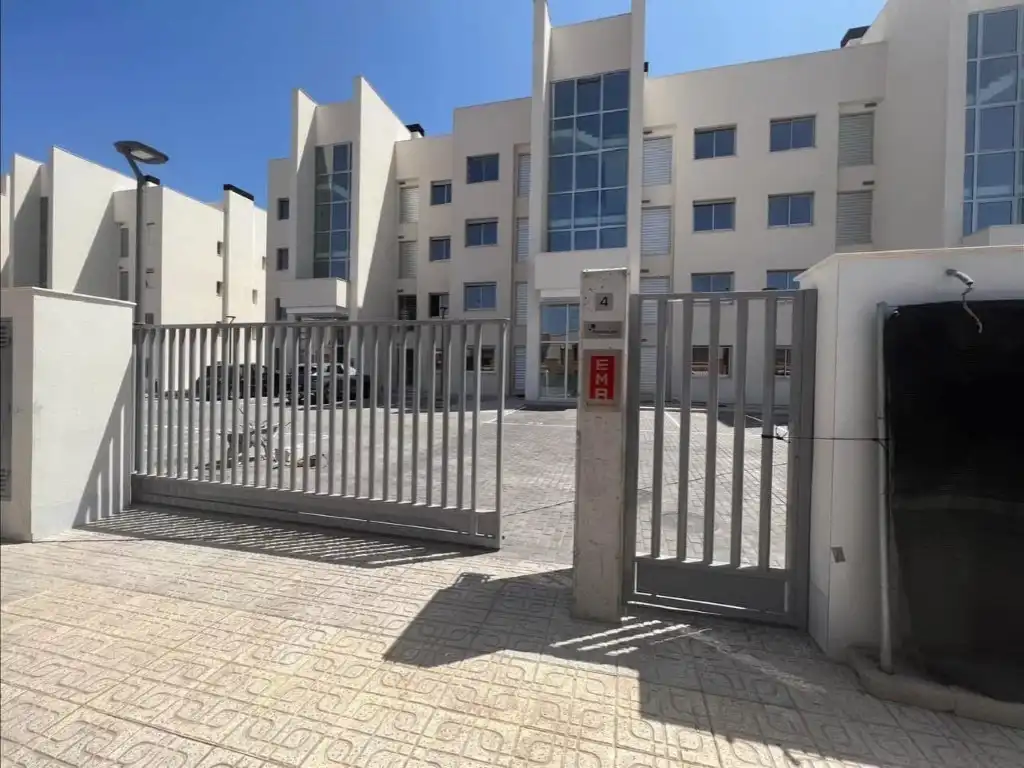 Vista exterior de Apartament en venda en Orihuela amb Aire condicionat, Terrassa i Moblat