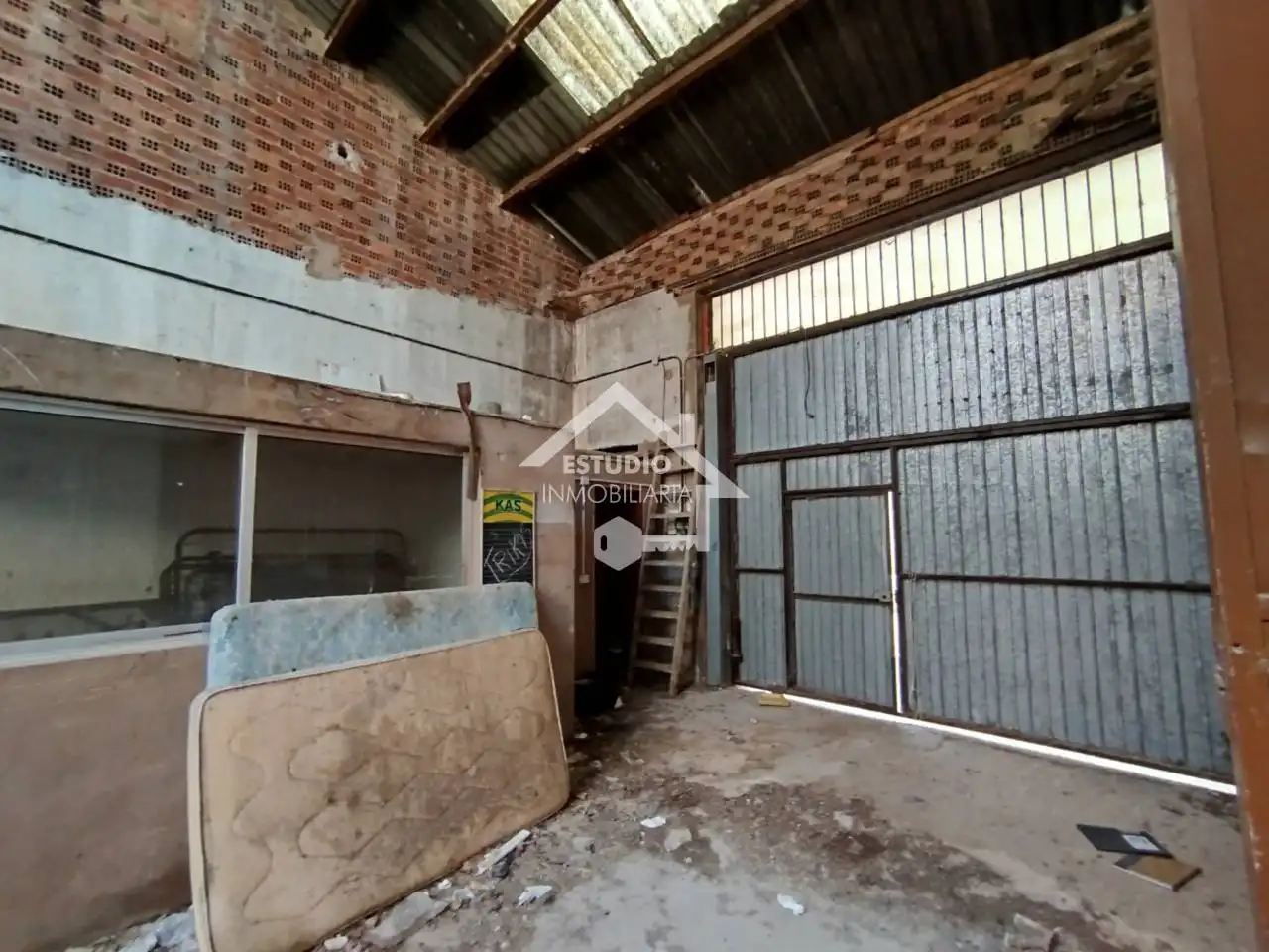 Mixed residential for sale in Calle Arces, imagen 3
