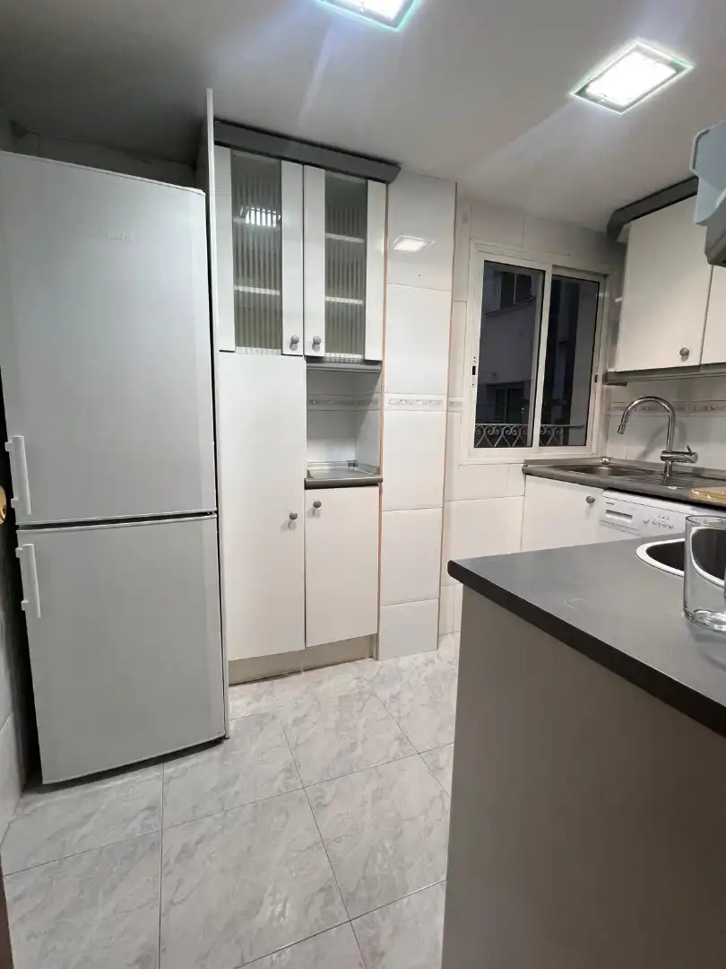 Kitchen of Flat for rent in Zaragoza  with Heating, Furnished and Oven