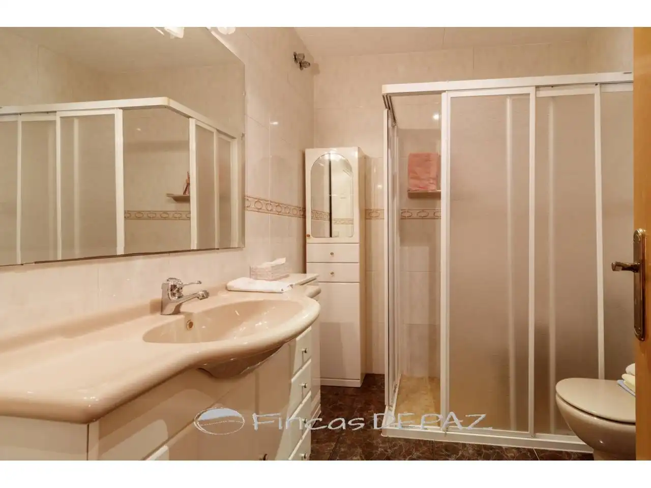 Bathroom of Houses for sale in Castelldefels