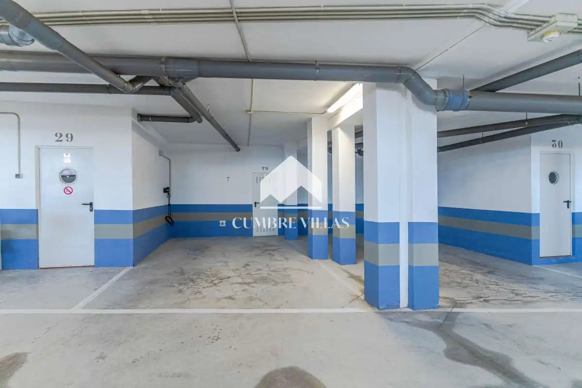Parking de Casa adosada en venta en Almuñécar con Terraza, Trastero y Internet