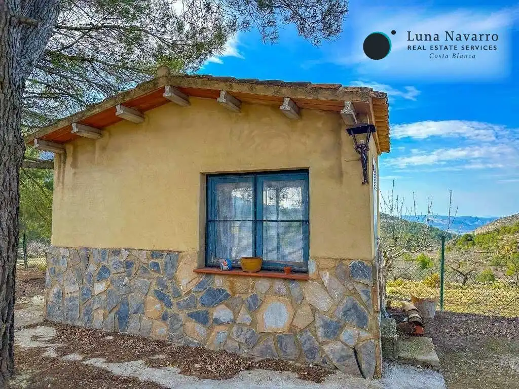 Vista exterior de Casa o chalet en venta en Confrides con Calefacción, Jardín privado y Terraza