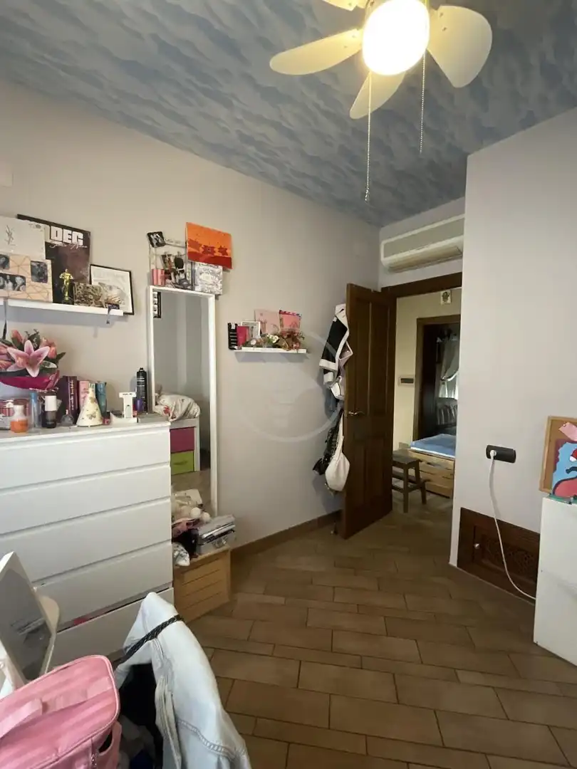 Dormitori de Casa o xalet en venda en Linares amb Aire condicionat
