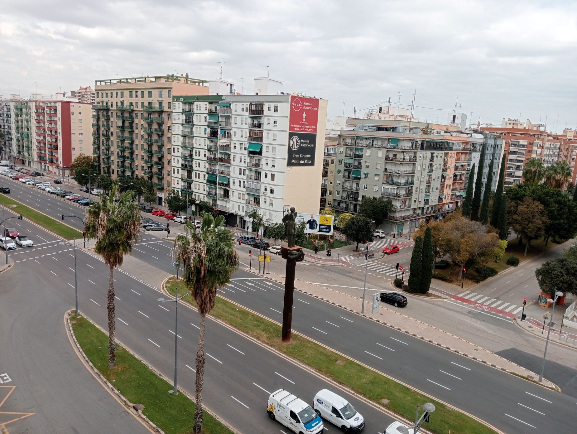 Vista exterior de Pis en venda en  Valencia Capital amb Parquet, Moblat i Forn