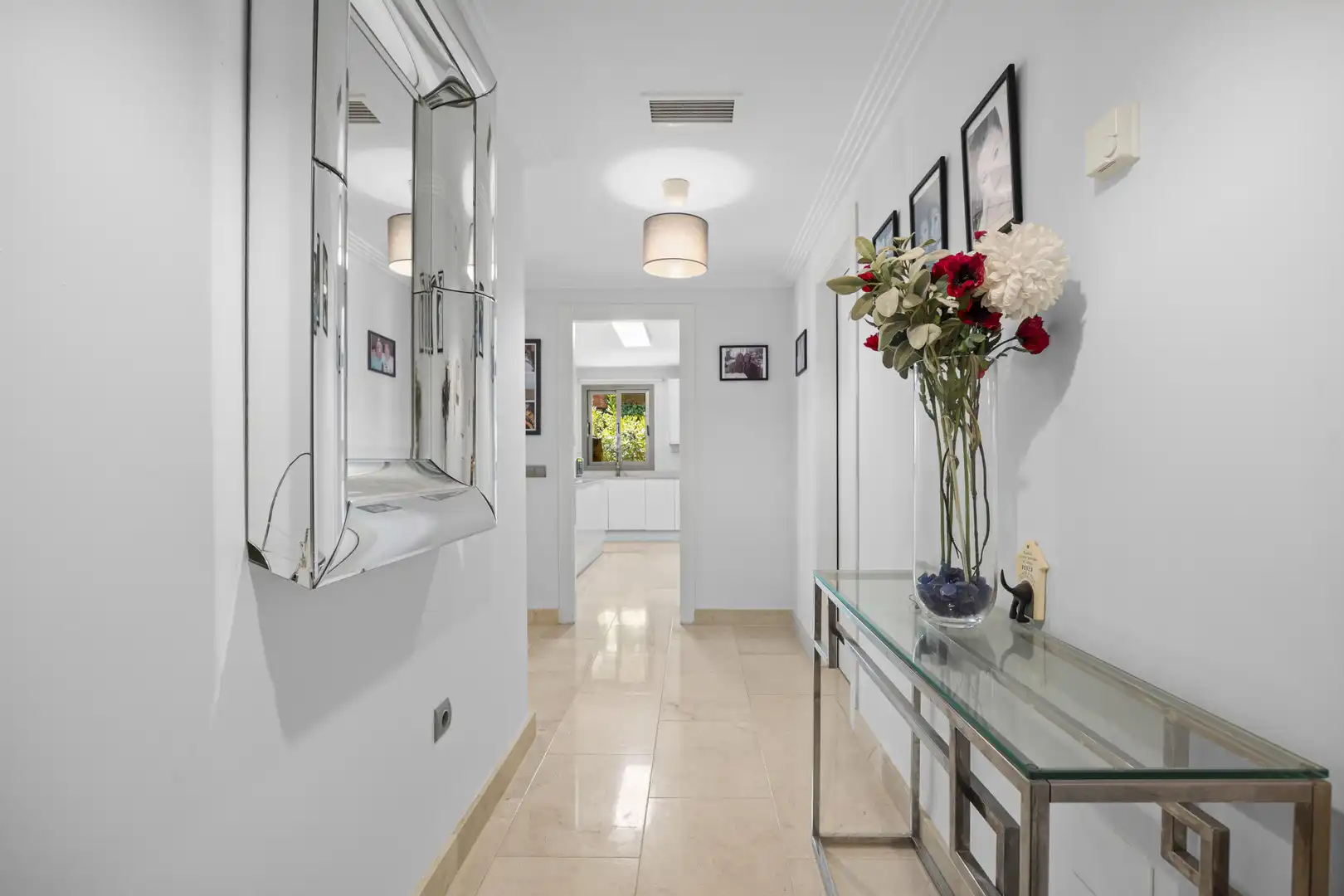 Apartament amb piscina en venda a Benahavís pueblo, imagen 4