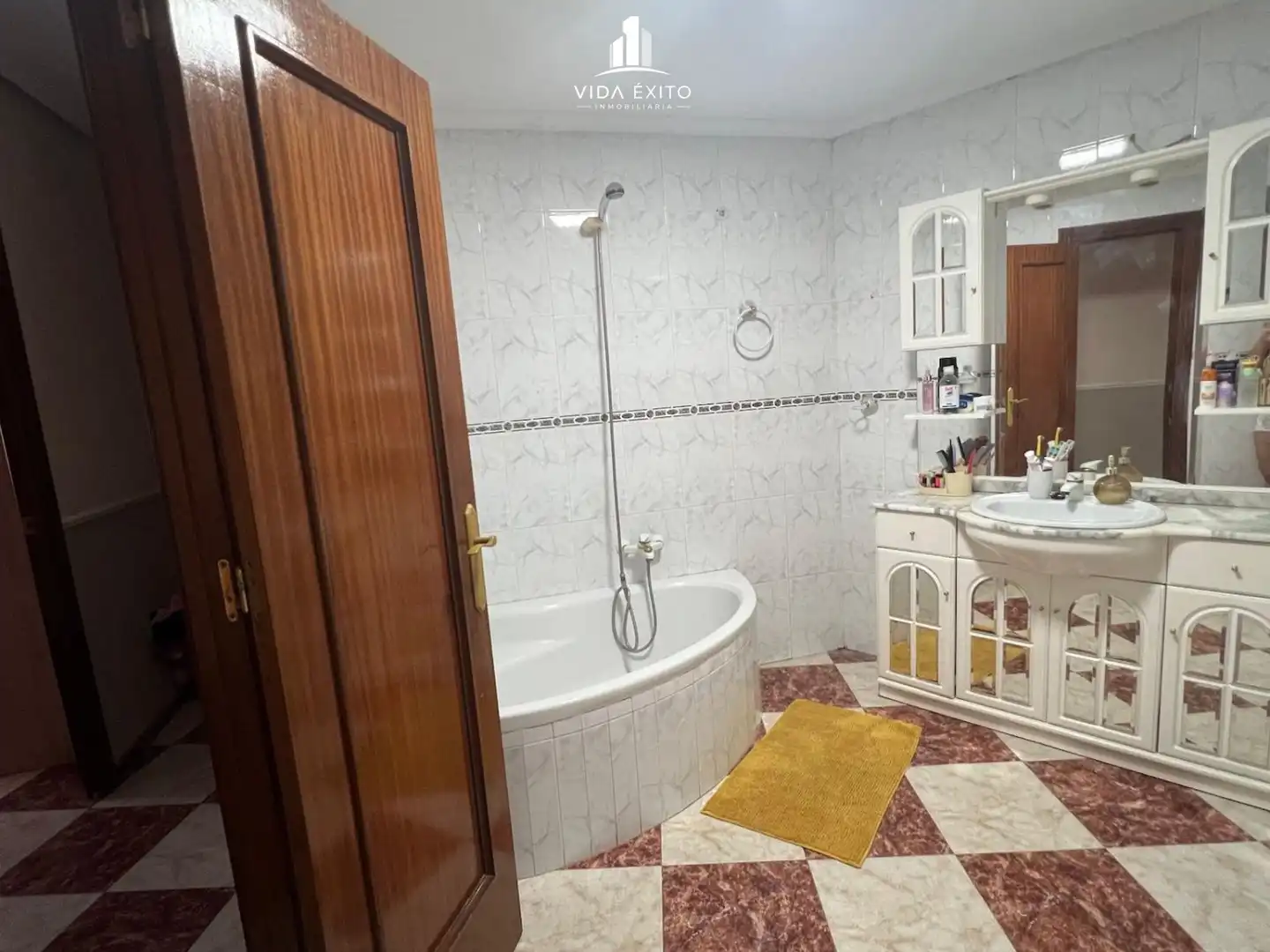 Baño de Piso en venta en Martos con Aire acondicionado