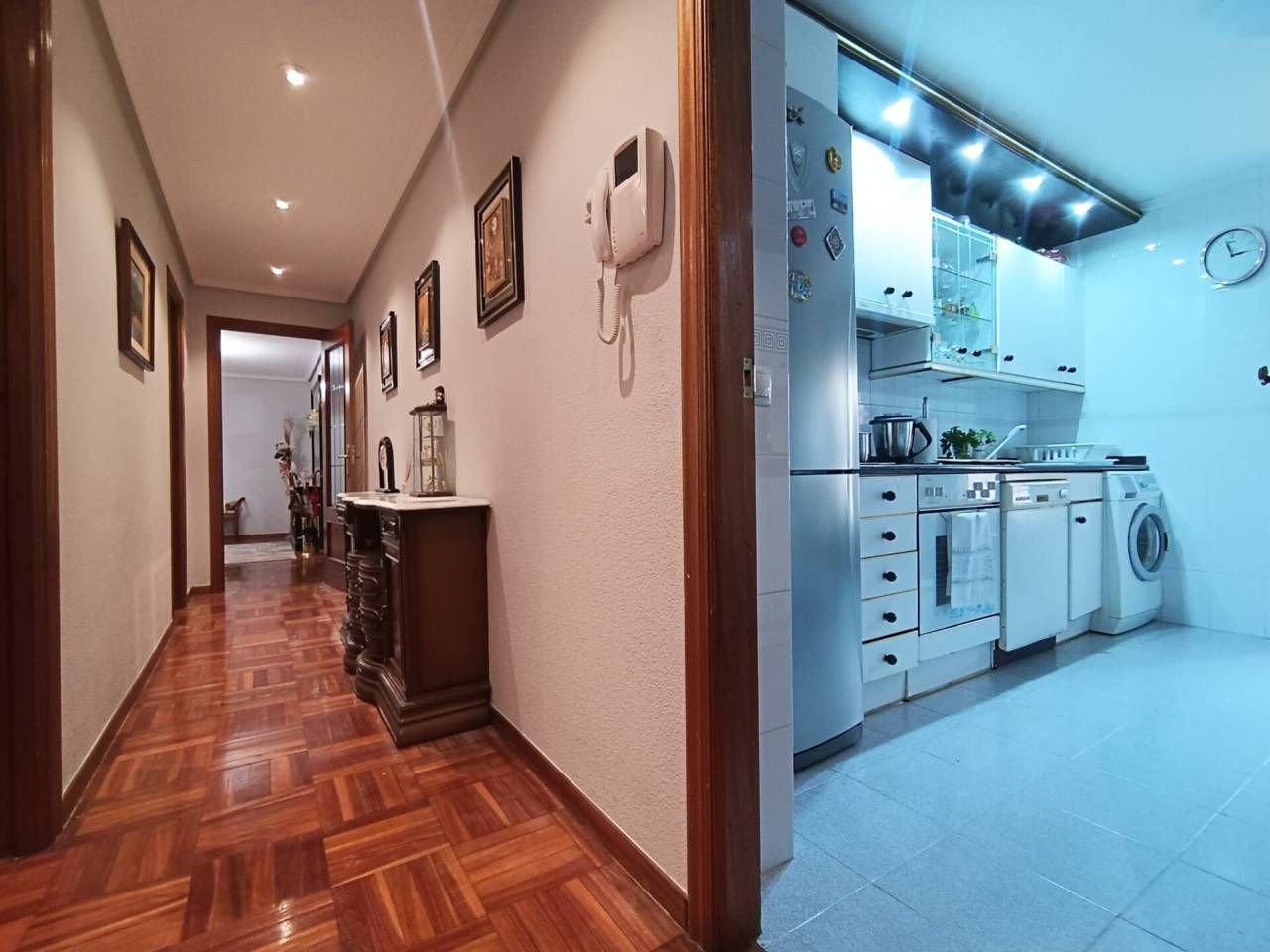 Cuina de Pis en venda en Burgos Capital amb Calefacció, Parquet i Traster