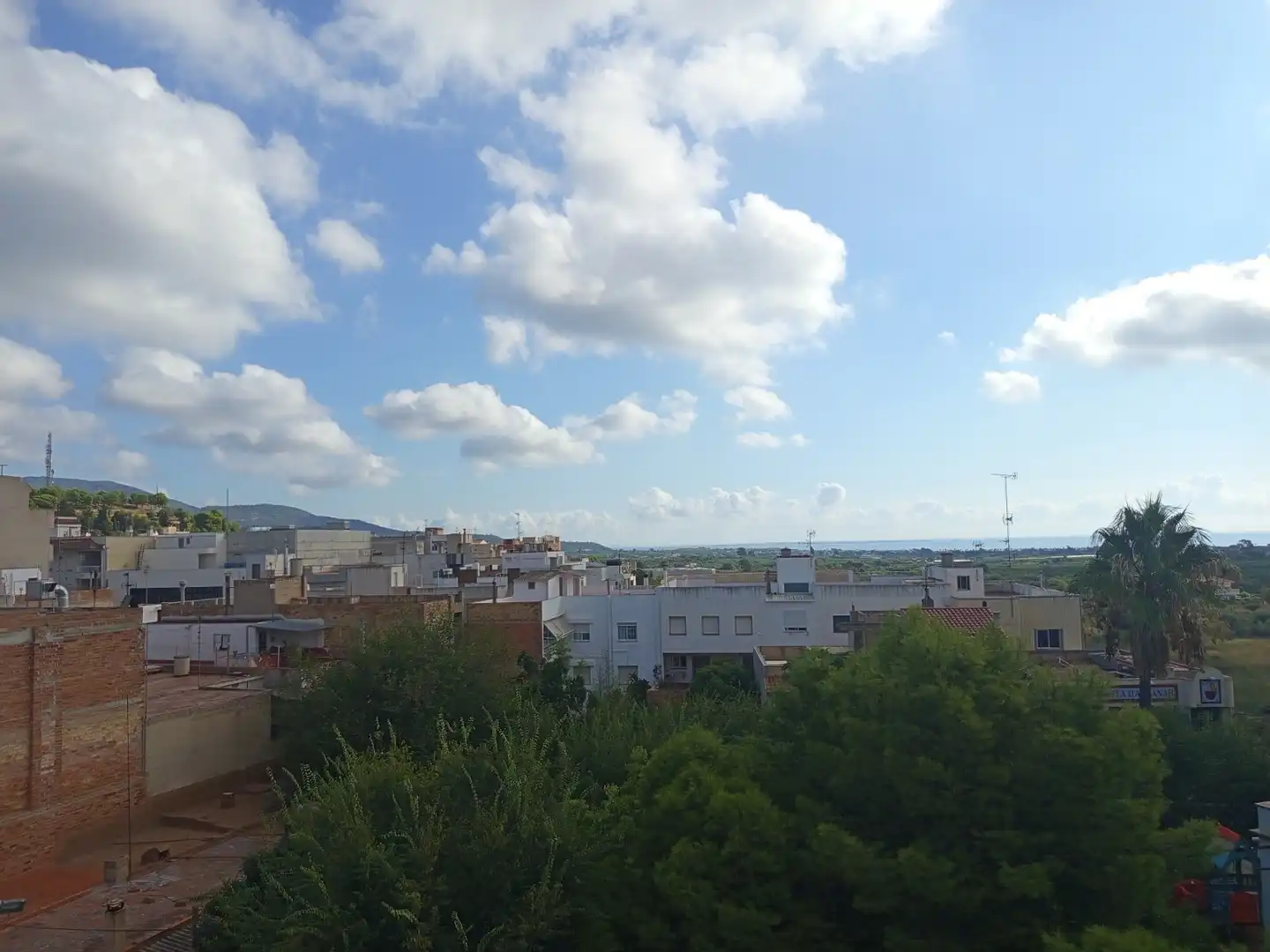 Vista exterior de Edifici en venda en Alcanar