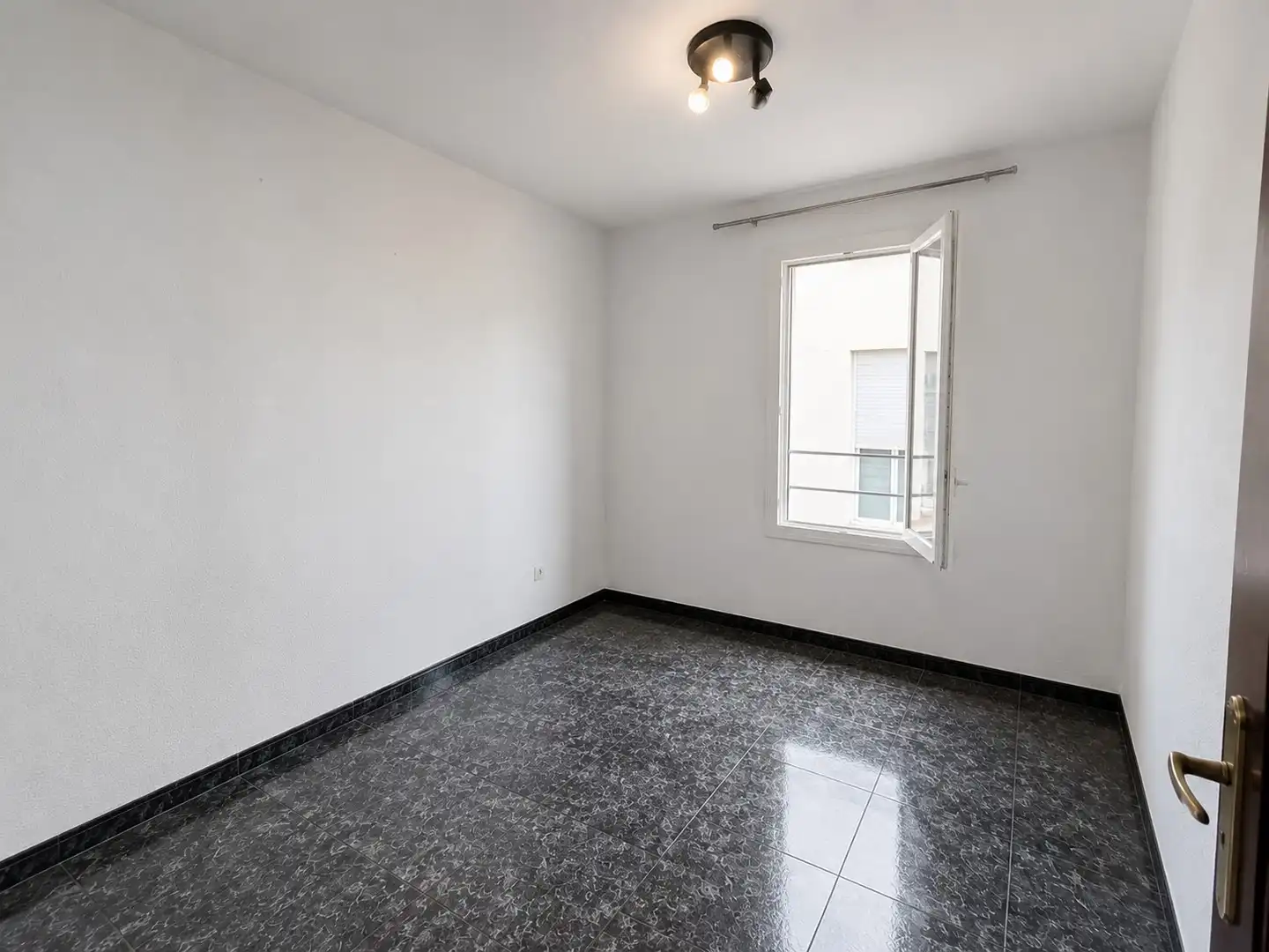 Habitación de Piso en venta en Barcelona con Balcón