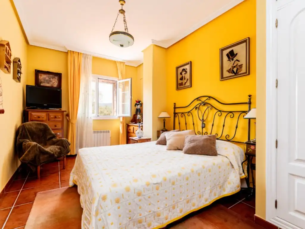 Habitación de Casa o chalet en venta en Espinoso del Rey con Terraza, Piscina y Amueblado