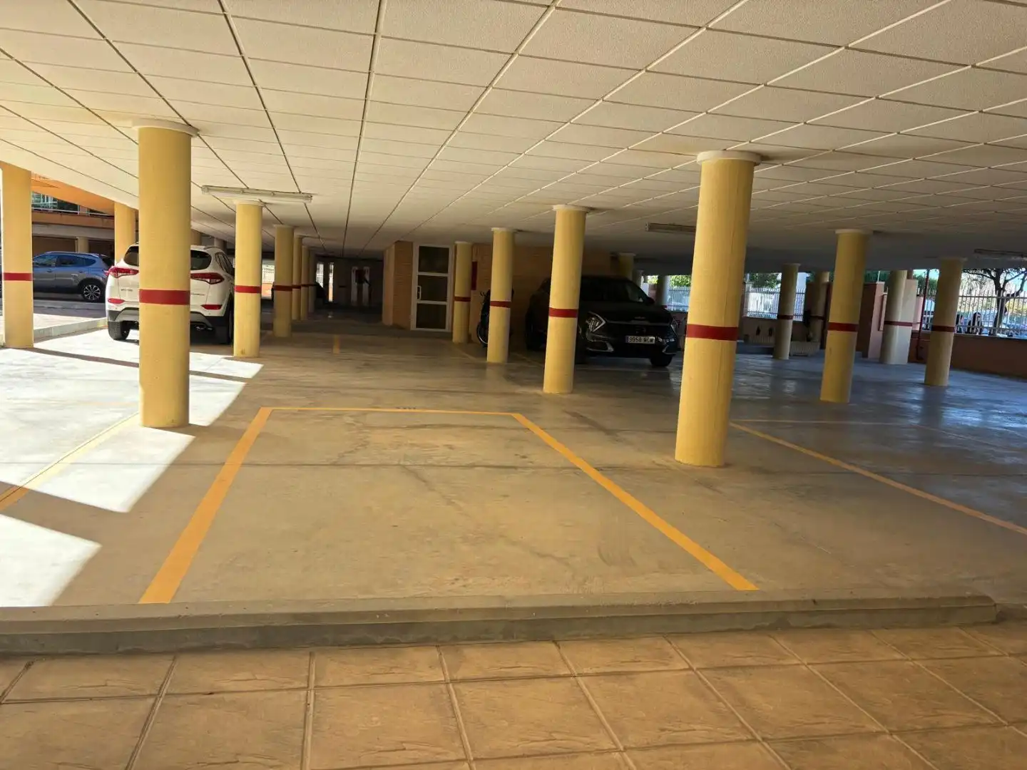 Parkplatz von Wohnung zur Miete in Dénia mit Klimaanlage, Terrasse und Schwimmbad