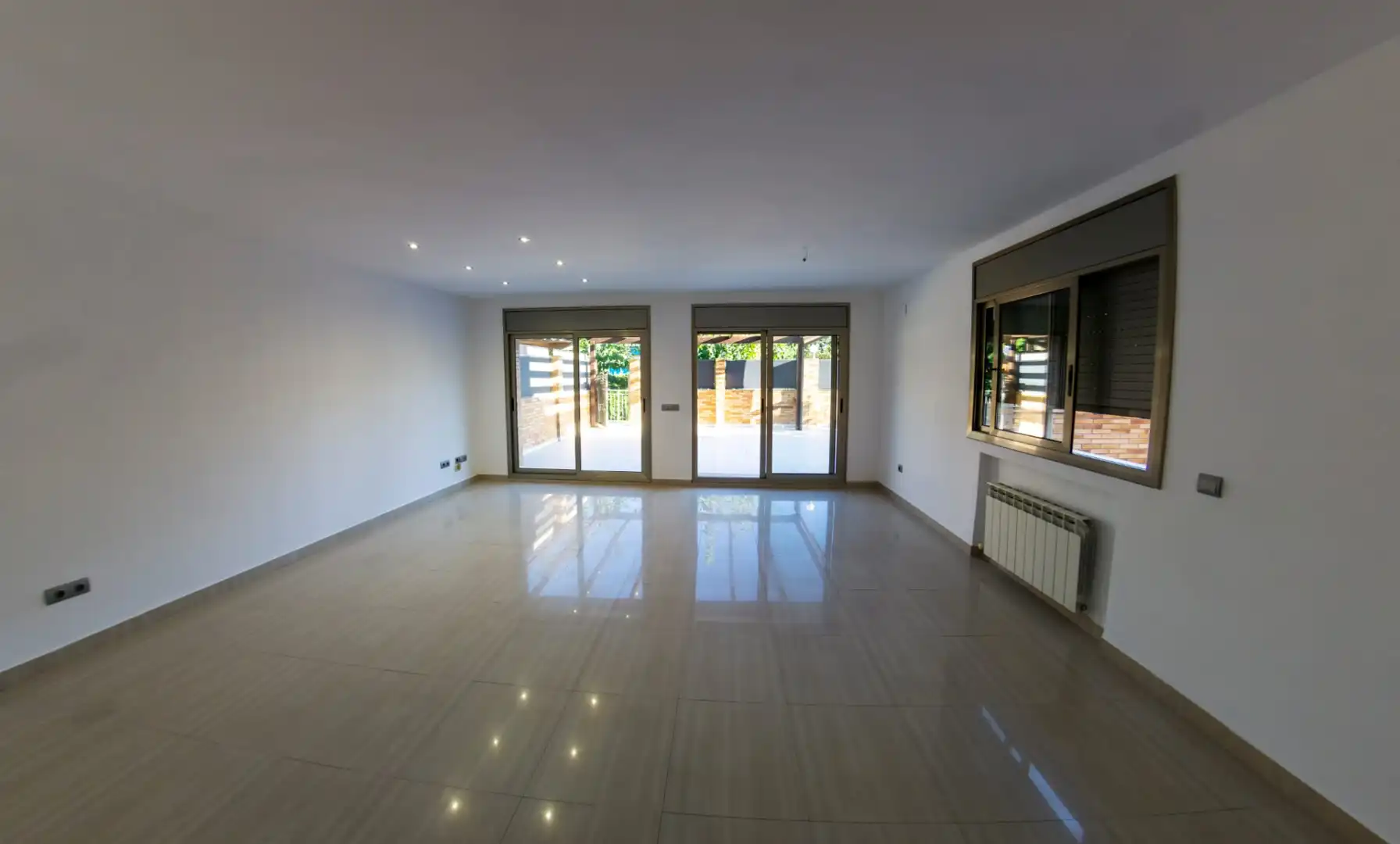 Casa aparellada amb terrassa en venda a Carrer d'Escornalbou 14, imagen 11