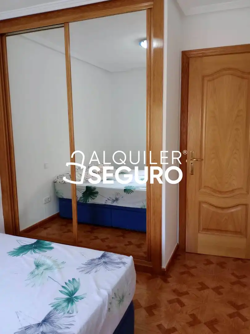 Bedroom of Flat for rent in Madrid  with Heating and Furnished