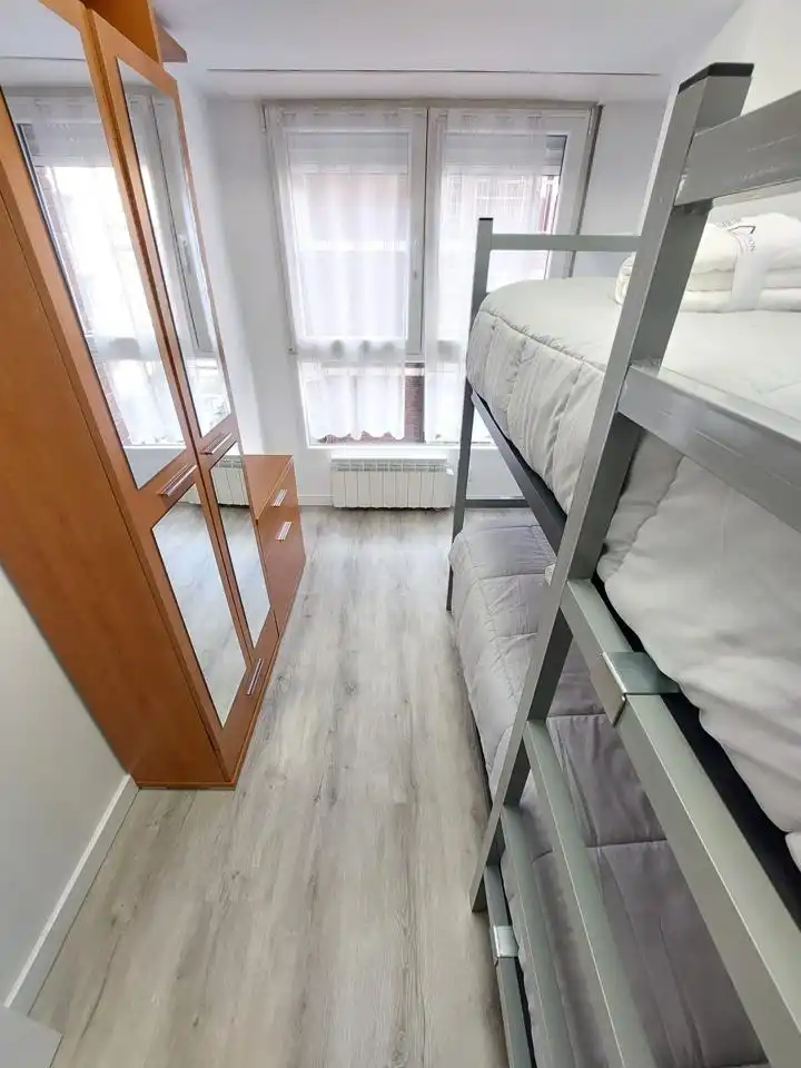 Flat for rent in Avilés, Laviada