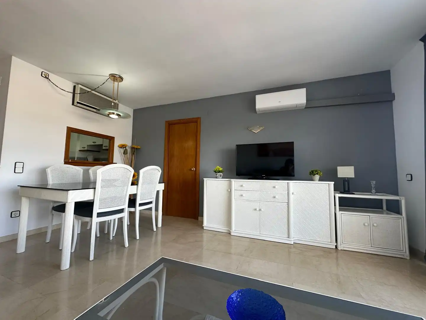Sala d'estar de Pis en venda en Salou amb Aire condicionat, Terrassa i Moblat