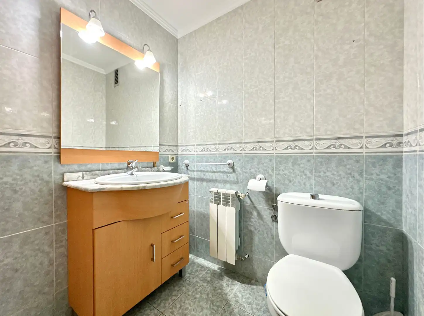 Bathroom of Flat for sale in Torelló  with Heating, Terrace and Storage room