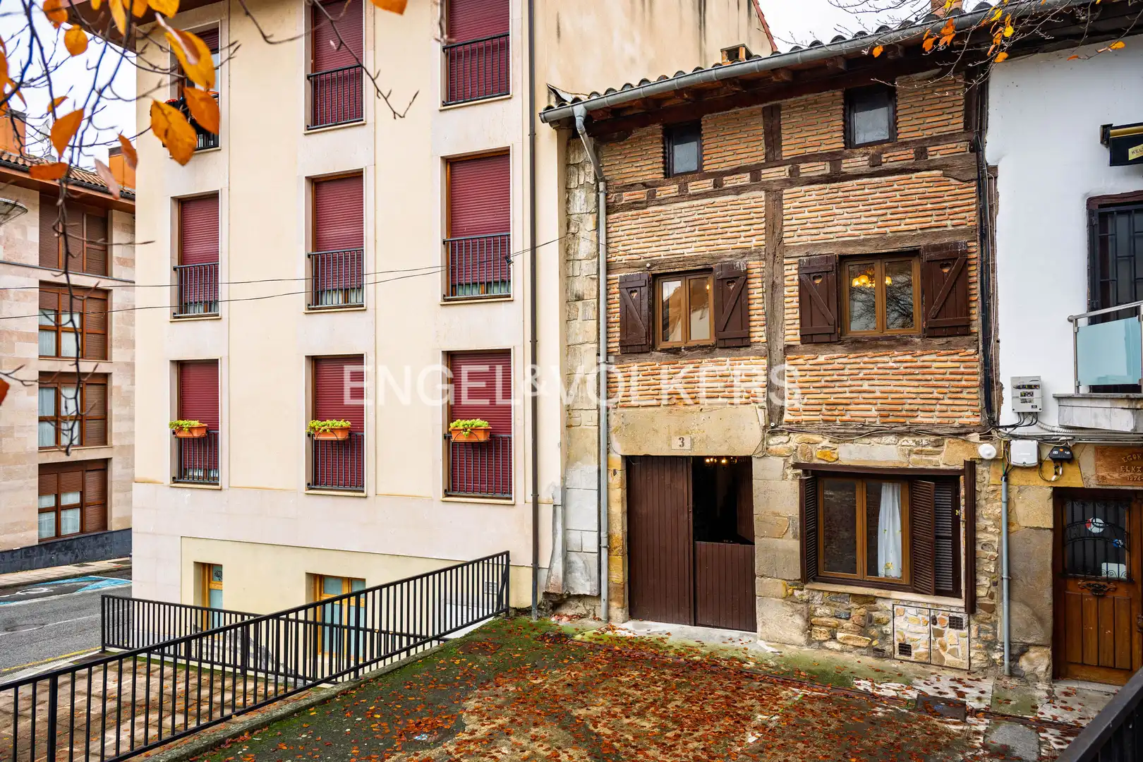 Vista exterior de Casa adosada en venta en Eskoriatza con Calefacción y Terraza