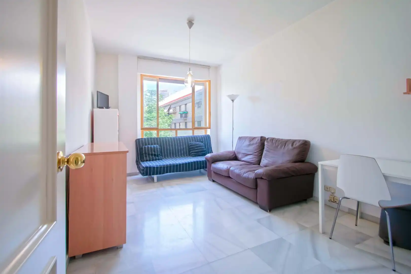 Living room of Flat for sale in Sevilla  with Air Conditioner and Heating