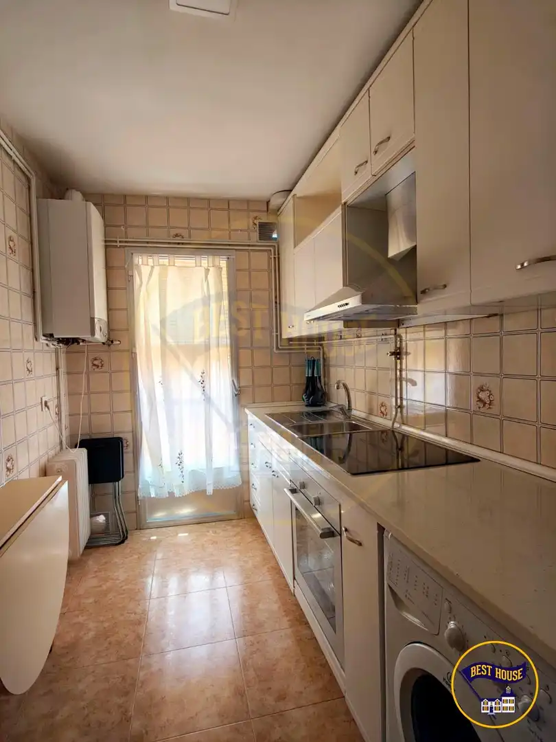 Cocina de Piso de alquiler en Cuenca con Calefacción, Parquet y Amueblado