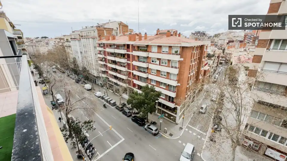 Vista exterior de Pis per a compartir en Barcelona amb Aire condicionat, Calefacció i Moblat