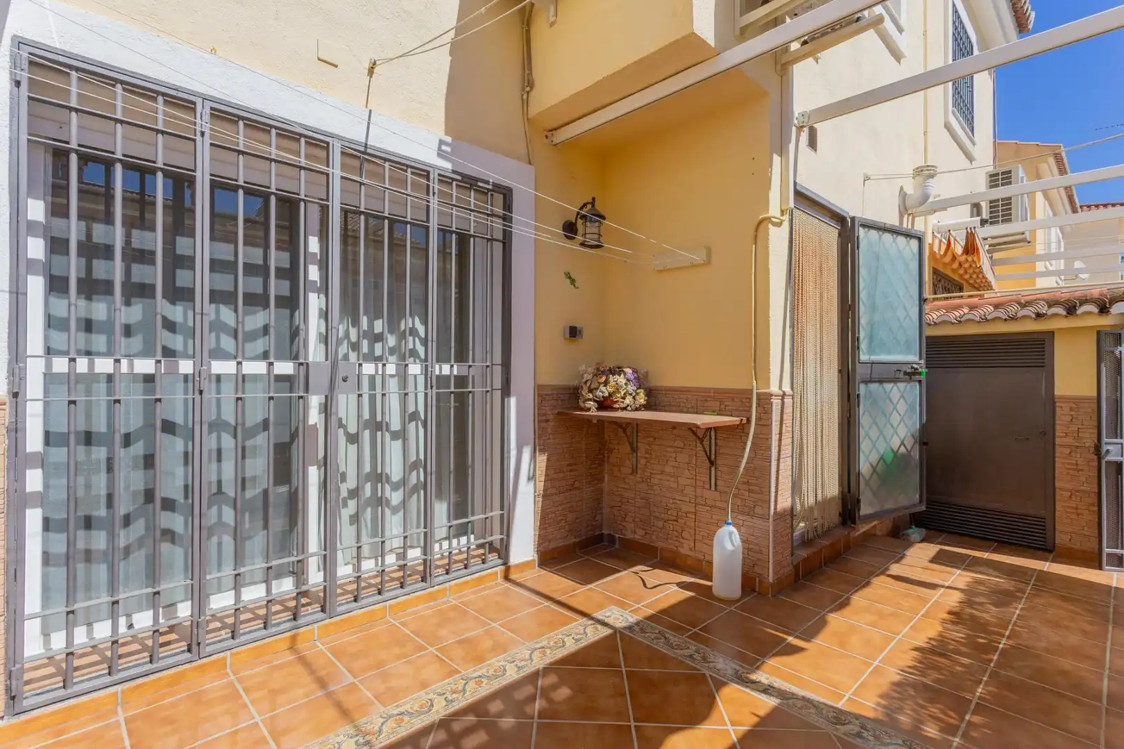 Terrassa de Casa adosada en venda en Alhendín amb Moblat i Piscina comunitària
