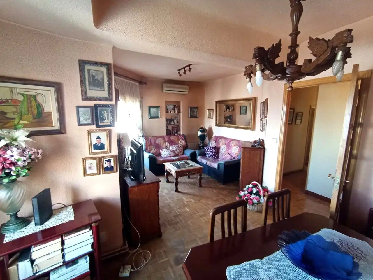 Sala d'estar de Pis en venda en Madrid amb Aire condicionat, Calefacció i Parquet