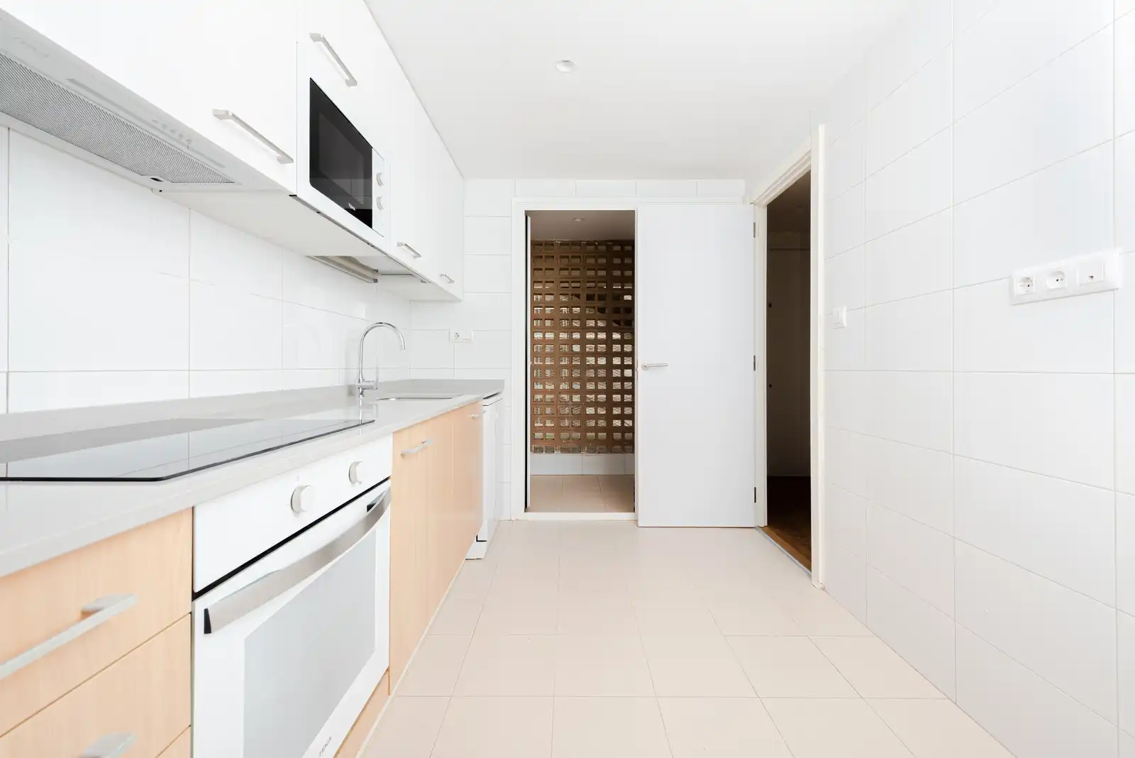 Küche von Wohnung zur Miete in Móstoles mit Abstellraum