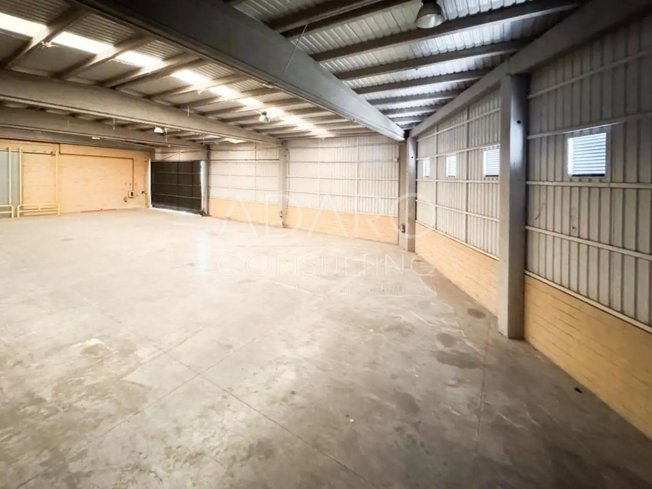 Nave industrial en venta en Meco con Alarma