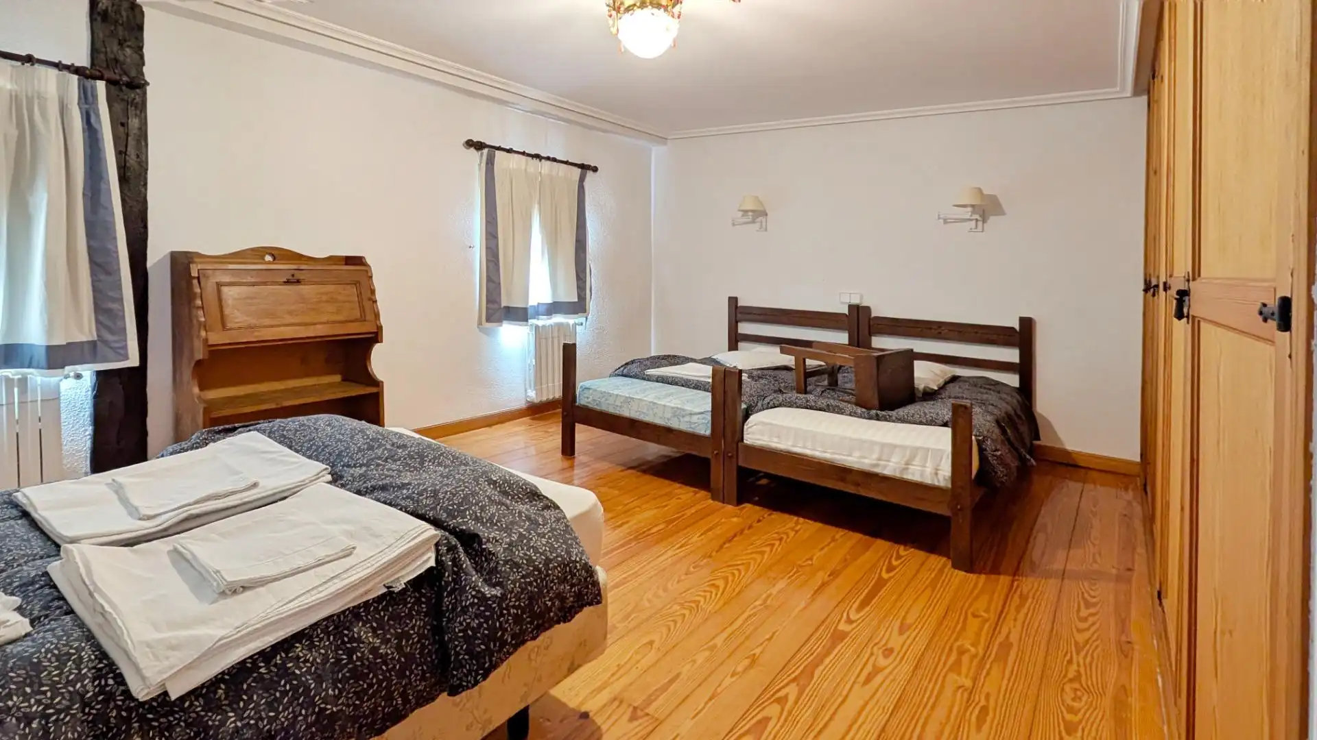 Bedroom of Houses for sale in Camargo  with Heating