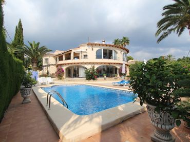 Casa con giardino in vendita a Canuta