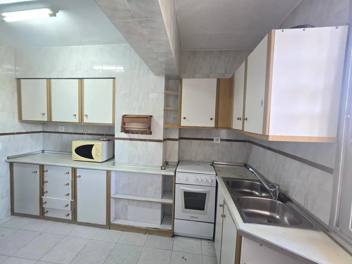 Cocina de Apartamento en venta en Torrevieja con Jardín privado, Terraza y Amueblado