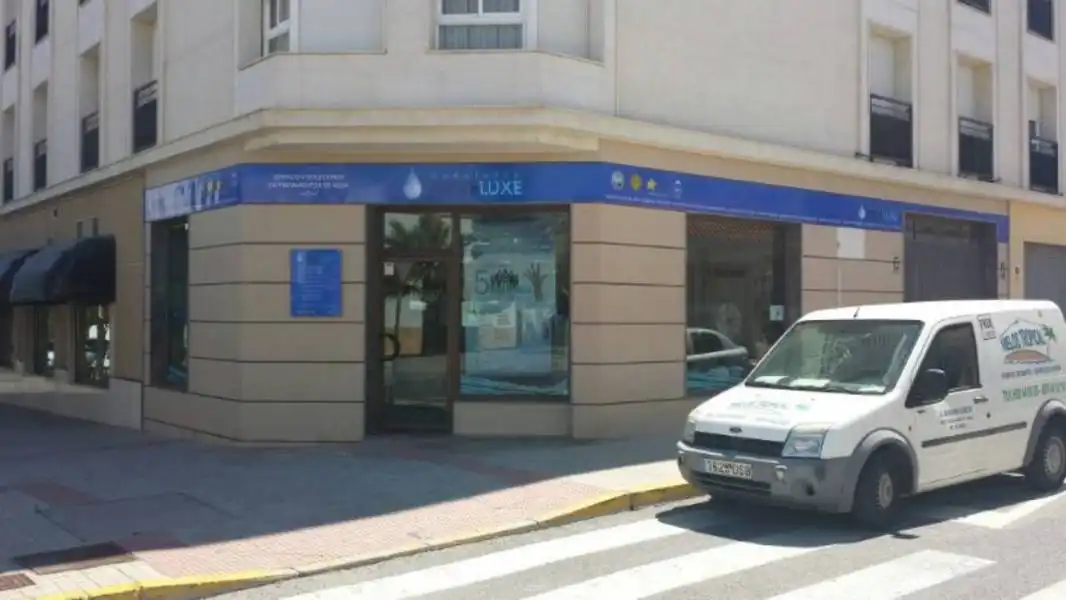 Local comercial en venda a El Ejido Ciudad