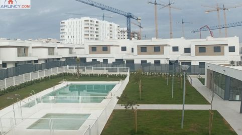 Bonito chalet Adosado en la urbanización privada ARES III en la zona de ENTRENUCLEOS !!!!, imatge 2
